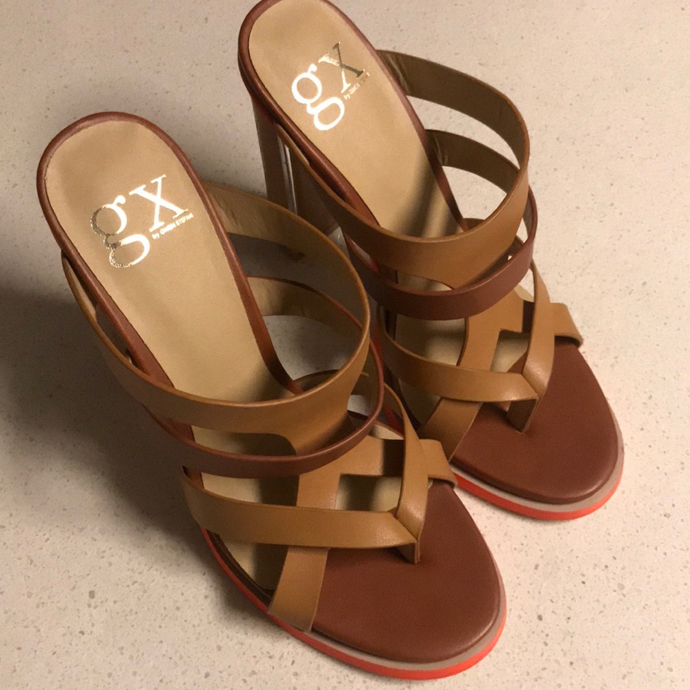 SOLD **GX by Gwen Stefani brown/ beige Archer